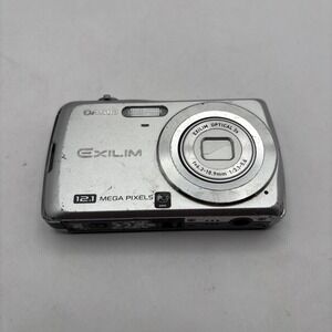 Casio EXILIM‎ ZOOM EX-Z35 12.1MP Digital Camera - Silver 3x Optical 2.6" LCD